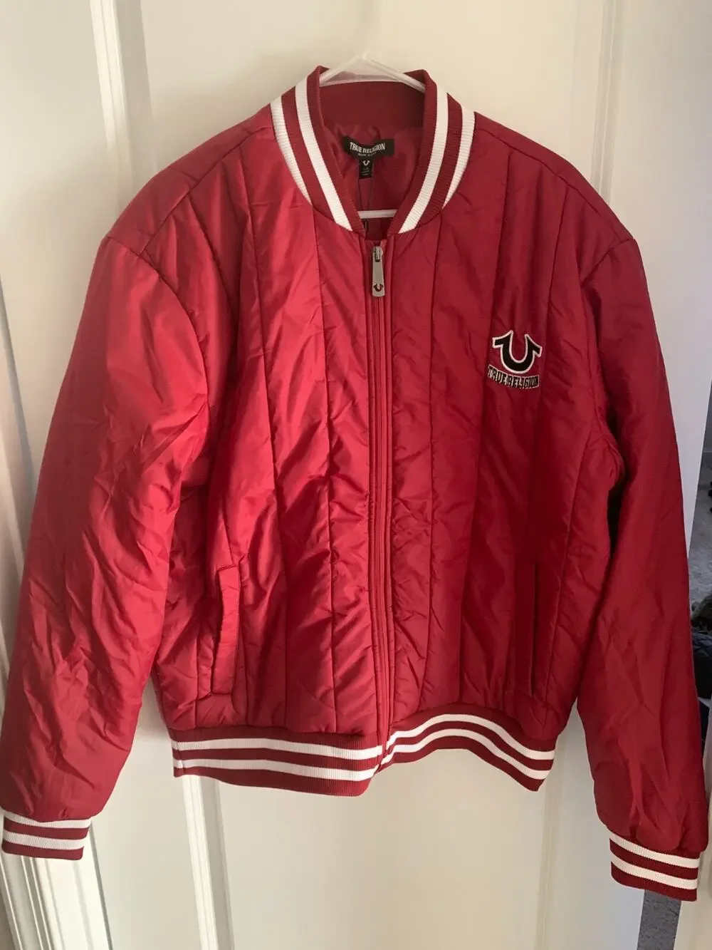 True Religion Nylon Red Dahlia Zip-Up Vertical Quilt Jacket Men Size Large $199